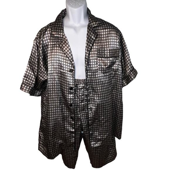 Robert Louis Other - Robert Louis, Lg, silk blend 2-piece button front short sleeve argyly pajamas, 